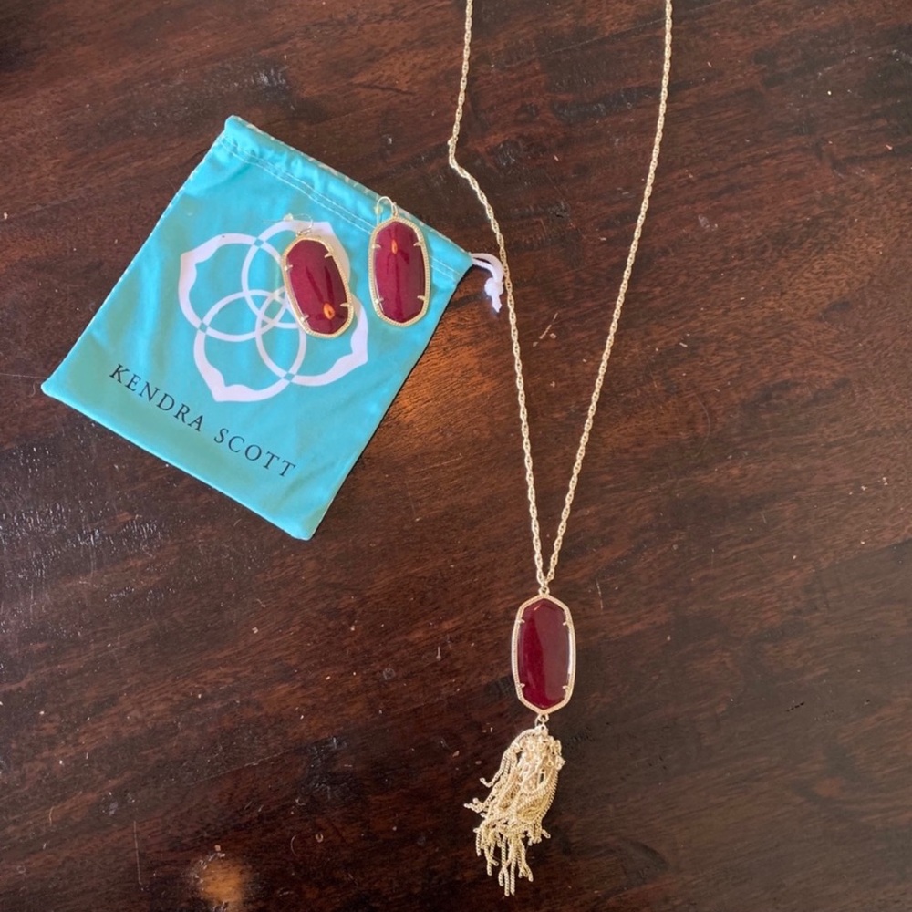 Kendra Scott Burgandy Earings and long necklace